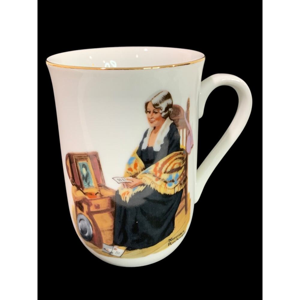 1982 Norman Rockwell Museum Collection Mug Gold Trim "Memories"